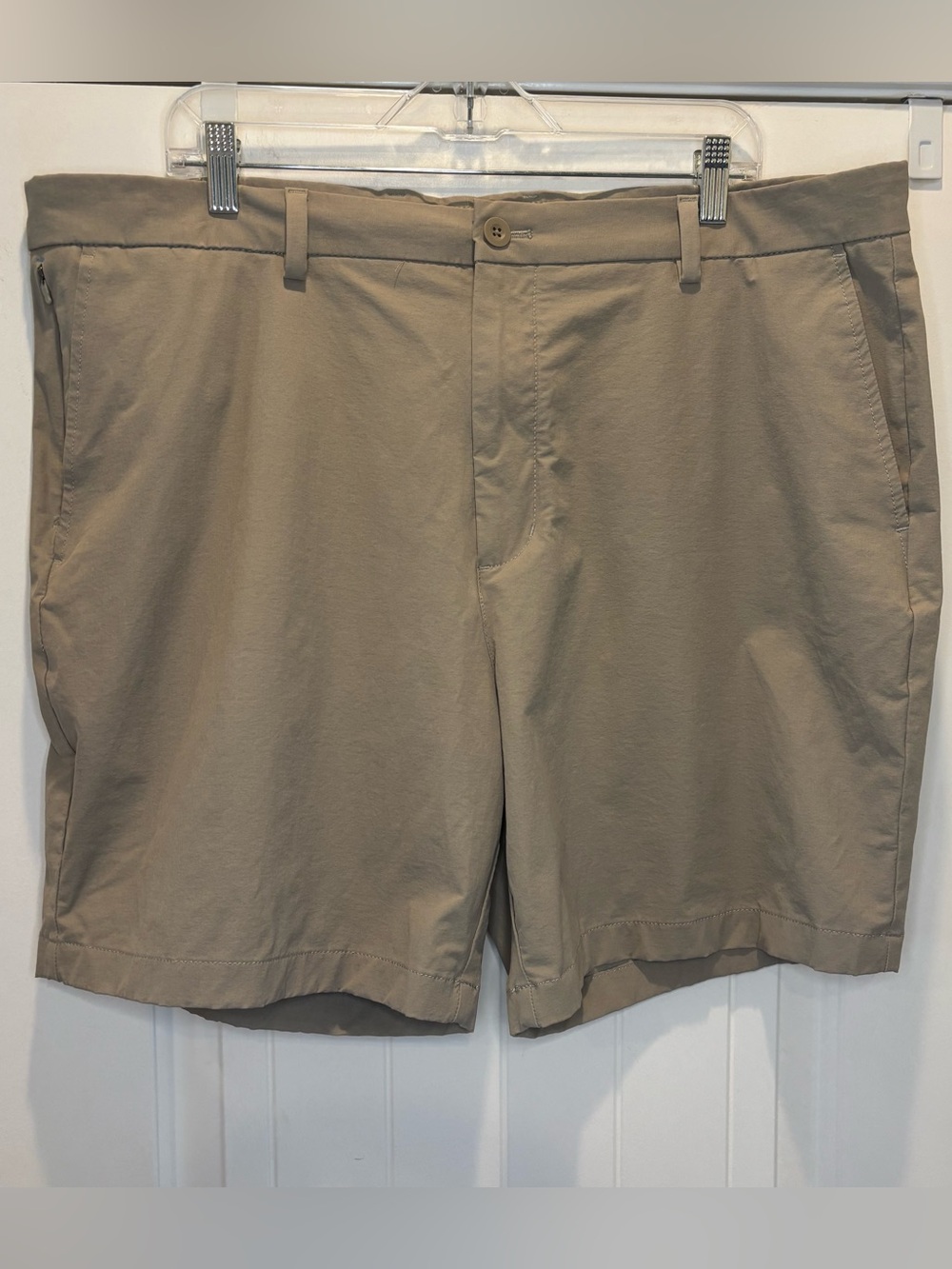Vineyard Vines On The Go Shorts Khaki Tan Performance Stretch Golf Mens 40 x 7
